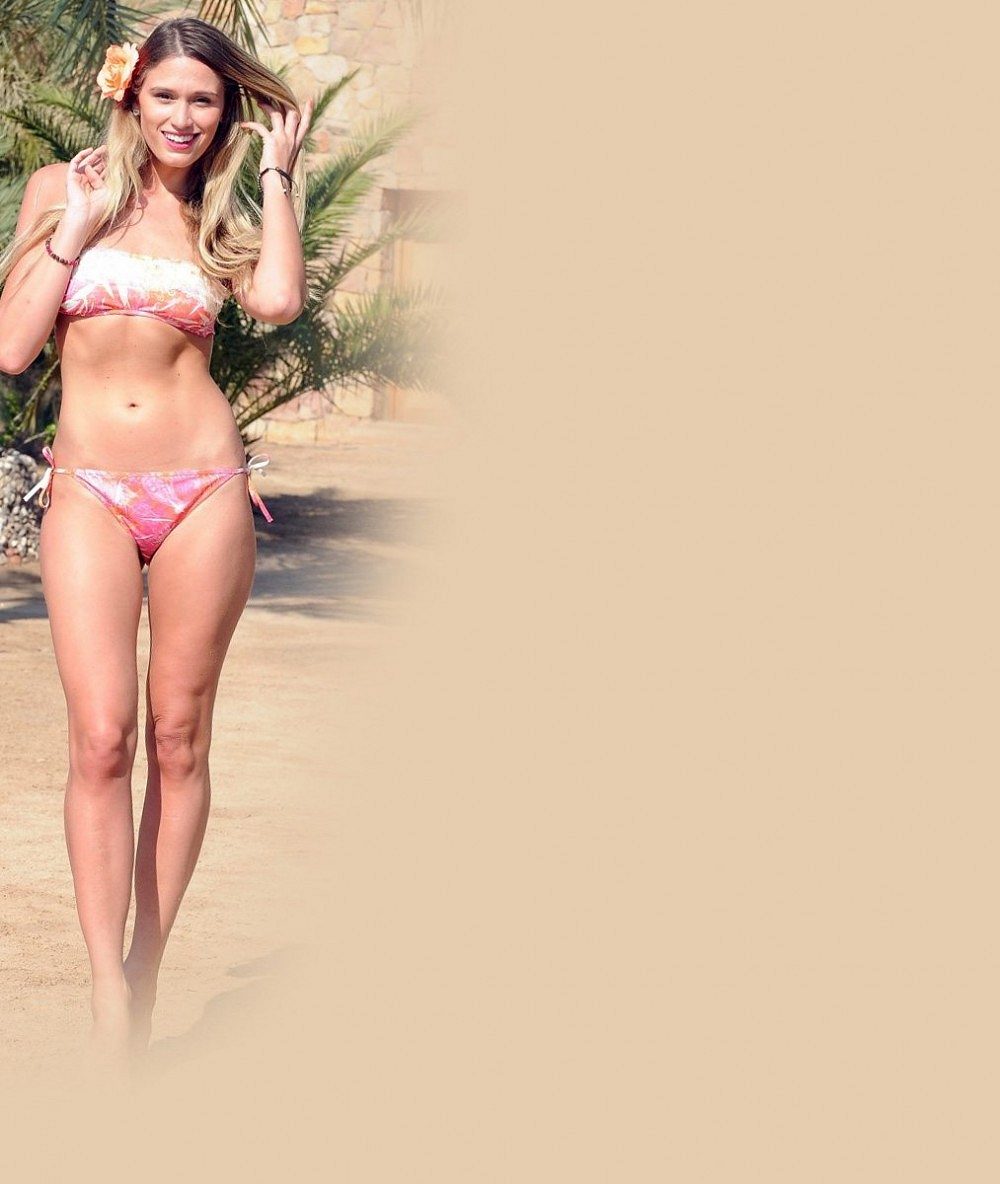 Jednodílné plavky i bikiny: Sexy blogerka se na dovolené v exotice pochlubila parádní figurou!