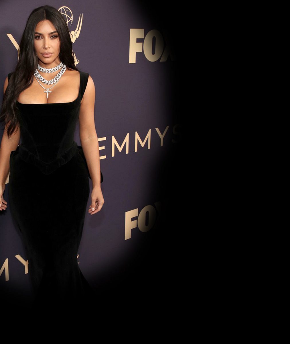 Kim Kardashian vystavila křivky v prádle i legínách: Bujným poprsím provokovala fanoušky na sociálních sítích