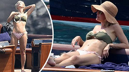 Gillian Anderson ukázala luxusní tělíčko v bikinách.