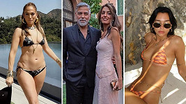  Takto si letos užívali slavní na dovolené, Jlo v bikinách od Valentina na Capri, Dua Lipa vystavovala svou dokonalou postavu na plážích v Albánii a George Clooney jako tradičně odjel s manželkou do Itálie. 