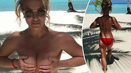 Britney Spears posílala z dovolené dráždivé pozdravy...