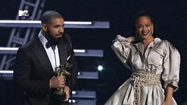 Drake se Rihanně veřejně vyznal z lásky... 