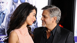 George a Amal Clooney se těší na dvojnásobné rodinné štěstí...
