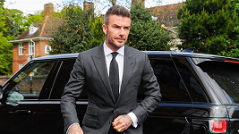 David Beckham jde na slyšení v Londýně.