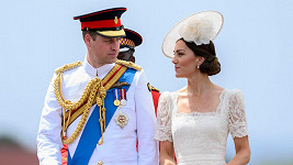 Princ William mohl na vévodkyni Kate oči nechat. 