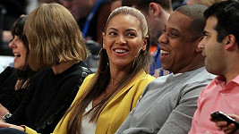 Beyoncé a Jay-Z se na basketbalovém zápase dobře bavili.