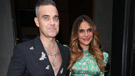 Robbie Williams a jeho žena Ayda se stali čtyřnásobnými rodiči.