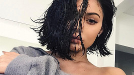 Selfie z instagramové série sexy fotografií Kylie Jenner 