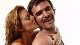 Burt Reynolds má na kontě provokativní fotky.