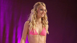 Miss Deaf World 2012 se stala dívka z Německa Karin Keuter
