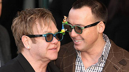 Elton John a David Furnish vstoupí do manželství.