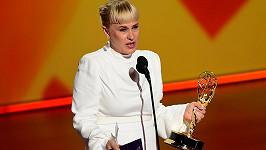 Patricia Arquette děkovala za cenu Emmy a vyzvala k akceptování transgender a transsexuálních lidí.