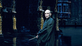 Ralph Fiennes jako lord Voldemort