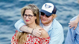 Ed Sheeran se stal otcem.