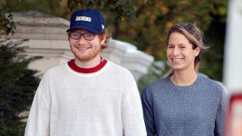 Ed Sheeran se měl oženit s Cherry Seaborn už před Vánoci. 
