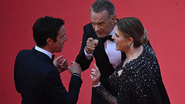 Tom Hanks s manželkou Ritou Wilson na červeném koberci v Cannes