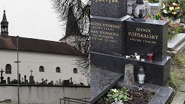 Ostatky Jiřiny Jiráskové spočinou na tomto malebném hřbitově.