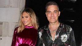 Robbie Williams a jeho žena Ayda se díky náhradní matce dočkali třetího dítěte.