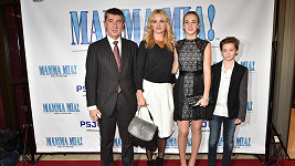 Andrej Babiš s přítelkyní Monikou a s dětmi