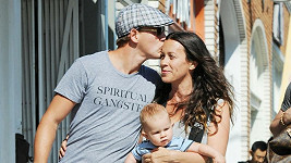 Alanis Morissette s manželem Mariem MC Souleyem a synem Ever.
