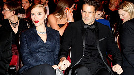 Snoubencům Scarlett Johansson a Romainu Dauriacovi se má narodil potomek.
