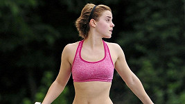 Emma Watson po cestě z tělocvičny.