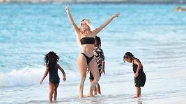 Kim Kardashian s dětmi na Turks a Caicos