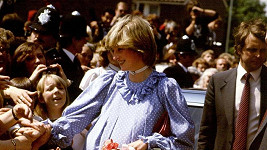 Lady Diana přezdívaná princezna lidských srdcí.