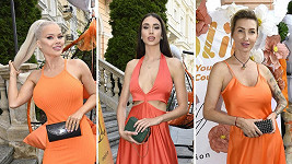 Krásky vyrazily na párty v oranžových modelech