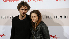 Kristen Stewart a Robert Pattinson byli hojně obletovaným slavným párem. 