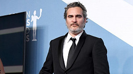 Joaquin Phoenix přidal do sbírky také cenu z galavečera Screen Actors Guild. Bude i Oscar?