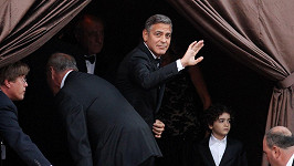 Poslední pozdrav svobodného mládence Clooneyho.