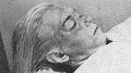 Marilyn Monroe 5. sprna 1962, kdy byla nalezena mrtvá.