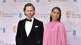 Tom Hiddleston a Zawe Ashton se prý v tichosti stali rodiči...