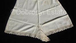 Kalhotky, které údajně nosila královna Alžběta II.