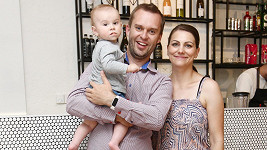 Pavel Cejnar s přítelkyní Veronikou a synem Matějem