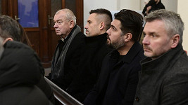 Tomáše Plekance (druhý zleva) s Jaromírem Jágrem pojí přátelské i pracovní vztahy.