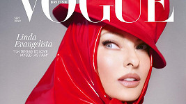 Linda Evangelista na obálce britského Vogue pro měsíc září. 
