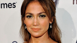 Jennifer Lopez nejspíš čelí falešnému nařčení ze sexuálního obtěžování. 