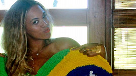 Beyoncé se svlékla u brazilské vlajky.