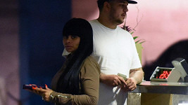 Rob Kardashian a Blac Chyna čekají prvního společného potomka.