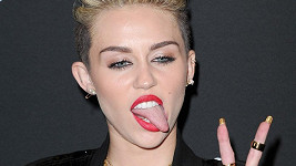 Na samém vrcholu stanula Miley Cyrus.