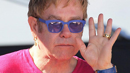 Elton John není fanouškem Janet Jackson...