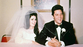 Priscilla a Elvis na svatbě v roce 1967