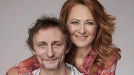 Simona Stašová a Kamil Halbich jsou hvězdami nové divadelní komedie, která bude mít premiéru už druhého června. 