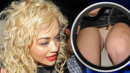 Bystří fotografové odhalili, jaké spodní prádlo nosí začínající zpěvačka Rita Ora.