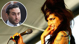 Alex Winehouse je přesvědčen, že k smrti jeho sestry přispěla bulimie.