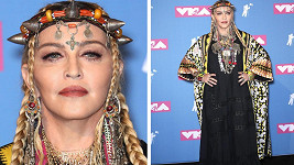 Madonna překvapila svým oděvem. 