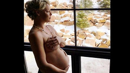 Katherine Heigl zveřejnila rok starý těhotenský snímek a jeho příběh.