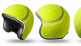 Ochrana hlavy v podobě tenisového míčku.